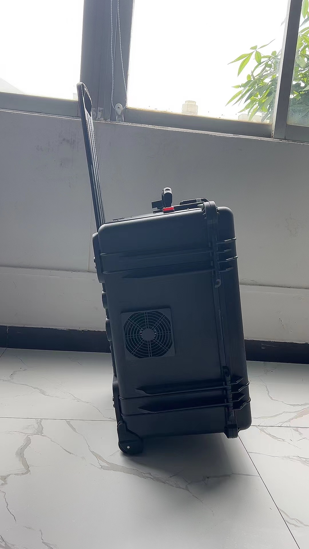 雁江手拉箱型移动通信干扰器